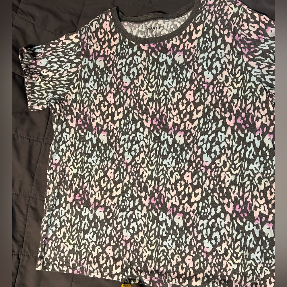Torrid colorful leopard print tee